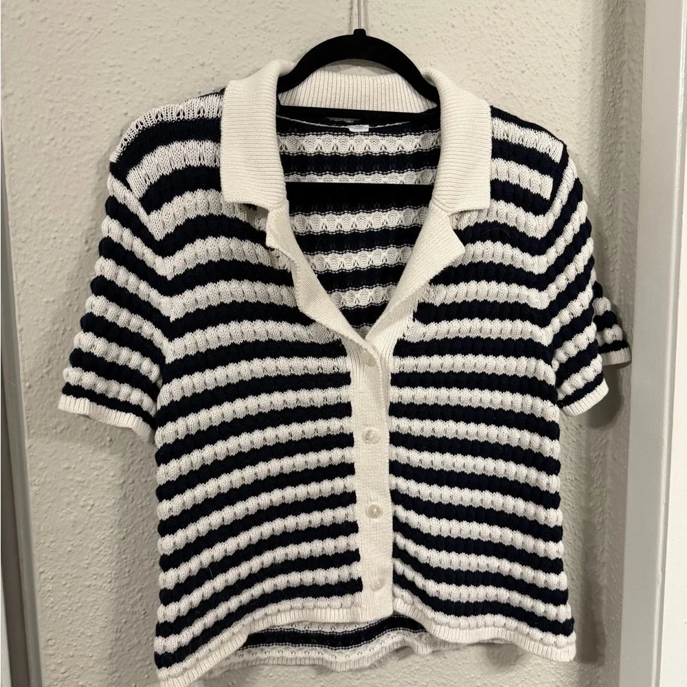 OldNavy Button-Down Crochet Sweater M / L - Picture 2 of 4